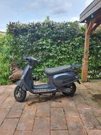 MOMO Morino 50 scooter inclusief helm en slot - 6.718 km, Fietsen en Brommers, Snorfietsen en Snorscooters, Gebruikt, Benzine
