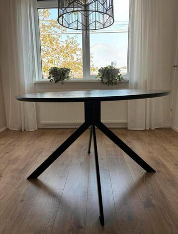WOOOD eettafel Bruno beschikbaar voor biedingen