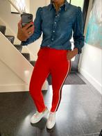 Aaiko, heerlijke stretch broek in rood met bies, maat S/M, Maat 38/40 (M), Aaiko, Ophalen of Verzenden, Zo goed als nieuw