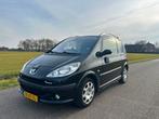 Peugeot 1007 1.4 16V 2007 Zwart, Voorwielaandrijving, 1360 cc, 4 cilinders, 610 kg