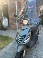 Piaggio zip 4 takt, Fietsen en Brommers, Scooters | Piaggio, Ophalen, Zo goed als nieuw, Zip