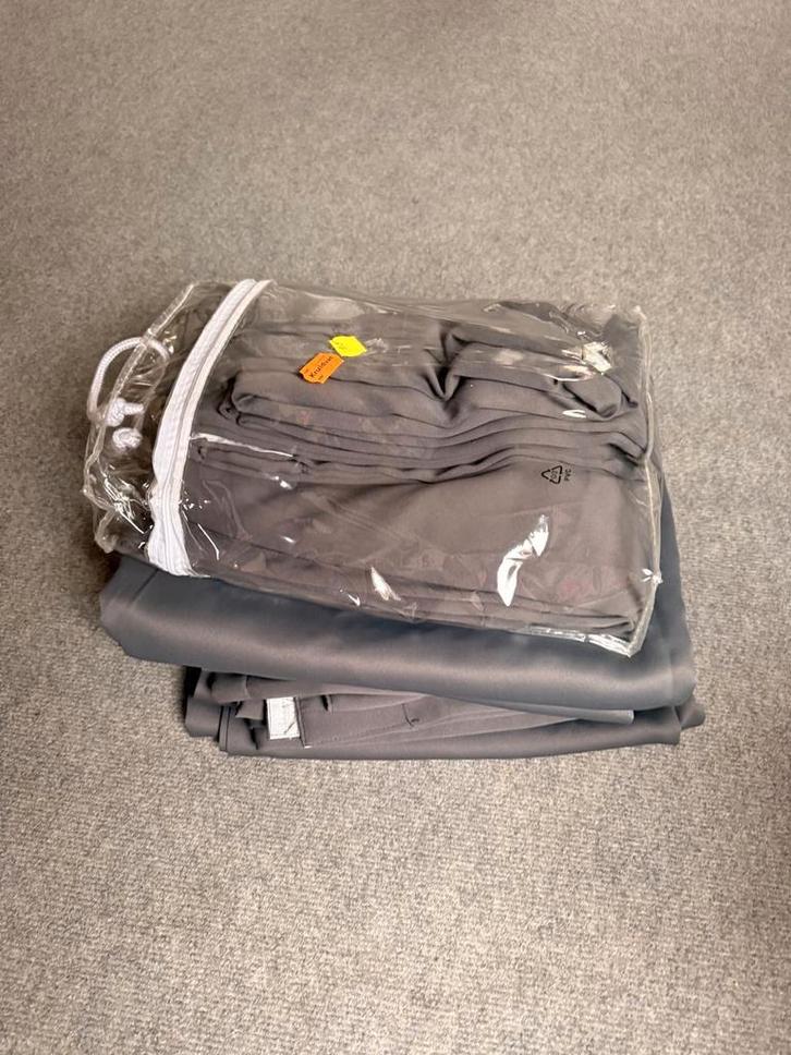 Antraciet gordijnen, Huis en Inrichting, Stoffering | Gordijnen en Lamellen, Zo goed als nieuw, 200 cm of meer, Ophalen of Verzenden