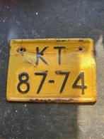 Nummerplaat ex NL legervoertuig + Typeplaatje Nekaf Jeep, Verzamelen, Militaria | Algemeen, Ophalen of Verzenden, Landmacht, Nederland