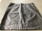 Imitatieleer rokje. Grijs. XL., Maat 46/48 (XL) of groter, Nieuw, Ophalen of Verzenden, Grijs