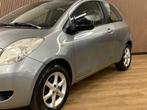 Toyota Yaris 1.0 VVTi +, Auto's, Toyota, Voorwielaandrijving, Stof, Gebruikt, Bedrijf
