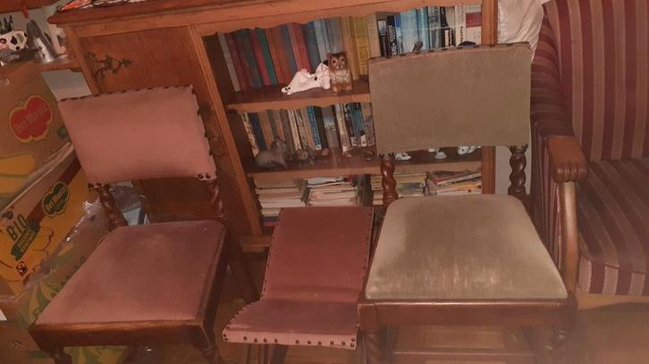 Oude stoelen en bankje, Antiek en Kunst, Antiek | Meubels | Stoelen en Banken, Ophalen of Verzenden