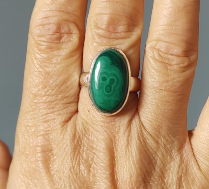 925 zilveren ring met natuurlijke Malachiet steen, Sieraden, Tassen en Uiterlijk, Ringen, Nieuw, Dame, 18 tot 19, Groen, Zilver