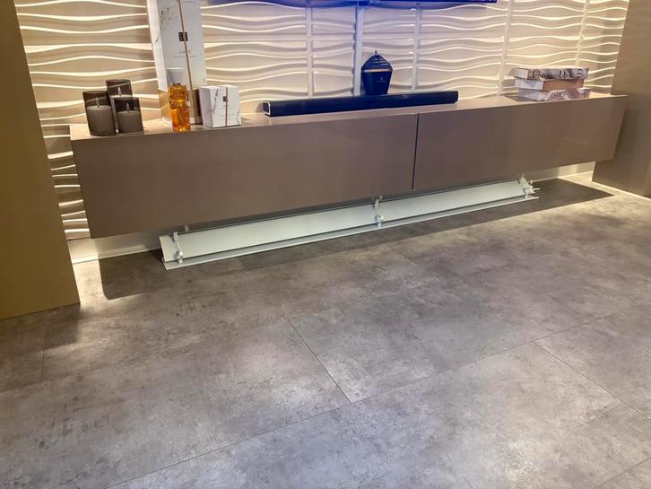 Tv dressoir taupe, Doe-het-zelf en Verbouw, Metalen, Gebruikt, Ophalen of Verzenden