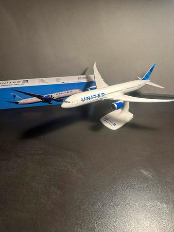 United Airlines B787-10 Schaalmodel 1:200 beschikbaar voor biedingen