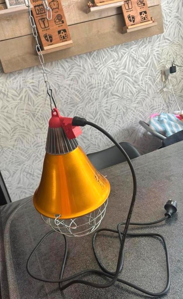 Warmte lamp geeft geen licht enkel warmte, Dieren en Toebehoren, Pluimvee | Toebehoren, Zo goed als nieuw, Overige typen, Ophalen of Verzenden