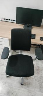 Te koop z.g.a.n. IKEA bureau met stoel., Huis en Inrichting, Bureaus, Ophalen, Zo goed als nieuw