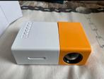 Mini Beamer - 1080p LED Projector, Audio, Tv en Foto, Beamers, Ophalen of Verzenden, Zo goed als nieuw, LED, Full HD (1080)