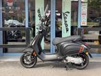 Vespa Sprint 50 4T 45km Mat Zwart bj. 2024 4567km 1e eig., Fietsen en Brommers, Scooters | Vespa, Ophalen, Overige modellen, Maximaal 45 km/u