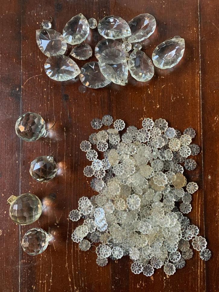 grote hoeveelheid glazen ornamenten kroonluchter, Huis en Inrichting, Lampen | Hanglampen, Minder dan 50 cm, Ophalen of Verzenden