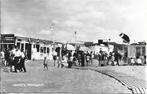 IJmuiden - Winkel galerij - Strandleven - retro - oud, Verzamelen, Ansichtkaarten | Nederland, Ophalen of Verzenden, 1960 tot 1980
