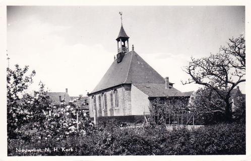04548 - Nieuwvliet - N.H. kerk, Verzamelen, Ansichtkaarten | Nederland, Ongelopen, Zeeland, 1980 tot heden, Verzenden