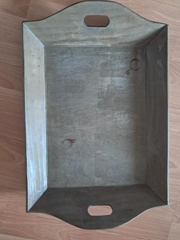 Groot Dienblad beschikbaar voor biedingen