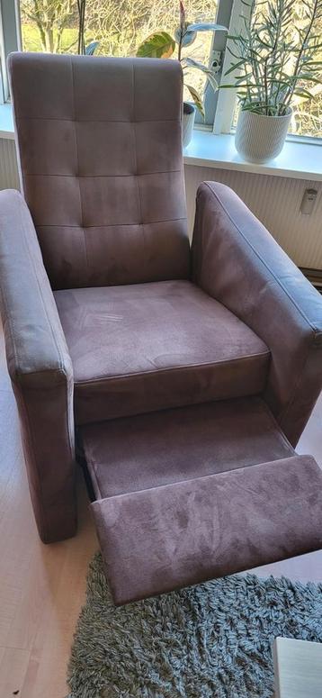 2 fauteuils gebruikt 1 vaste 1 relax zien beide het zelfde u beschikbaar voor biedingen