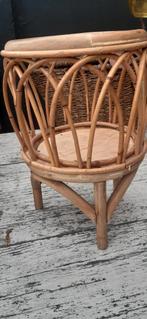Echte Vintage  deze Rotan plantenbak., Ophalen of Verzenden, Zo goed als nieuw, Rond, Minder dan 60 cm
