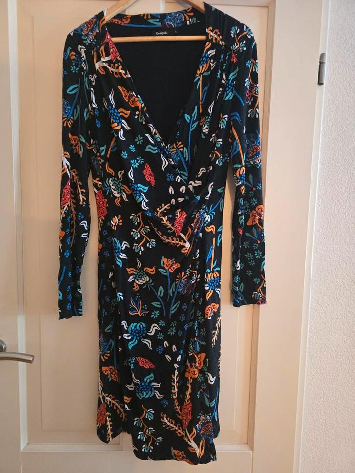 Desigual jurk met bloemenprint - Maat XL, Kleding | Dames, Jurken, Zo goed als nieuw, Maat 38/40 (M), Zwart, Boven de knie, Ophalen of Verzenden