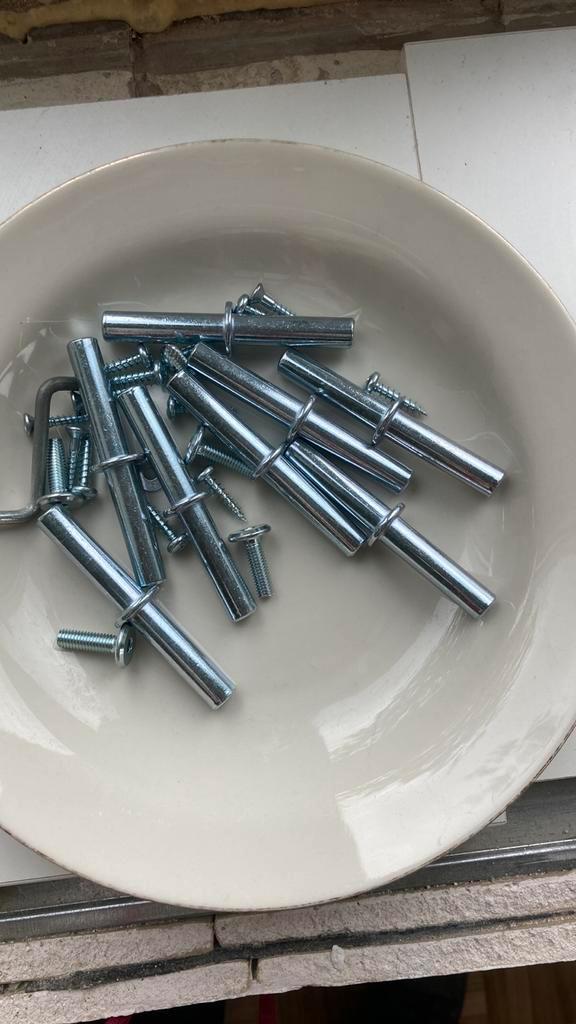 IKEA Bouten en schroeven, Doe-het-zelf en Verbouw, IJzerwaren en Bevestigingsmiddelen, Zo goed als nieuw, Overige typen, Minder dan 50 mm