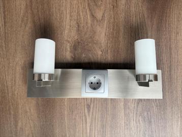 spiegel lamp met stopcontact beschikbaar voor biedingen