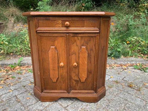 Vintage houten kastje | halkastje | tv kastje, Verzamelen, Retro, Huis en Inrichting, Ophalen
