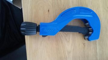 uponor snijtang nieuw in doos beschikbaar voor biedingen