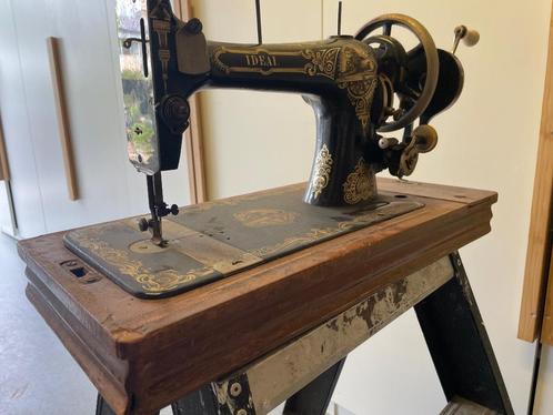 IDEAL hand naaimachine, Antiek en Kunst, Antiek | Naaimachines, Ophalen