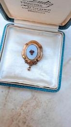 BIEDERMEIER BROCHE OF HANGER SCHUIMGOUD 1860.MET ROBIJNTJES, Verzenden, Overige materialen, Broche