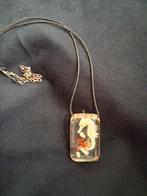 Vintage halssieraad lucite resin, Ophalen of Verzenden, Zo goed als nieuw, Overige materialen, Overige voorstellingen