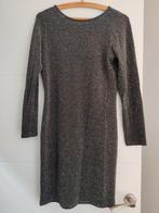 Grijze glitterjurk met mooie open rug- maat M - feestelijk!, Maat 38/40 (M), Ophalen of Verzenden, Zo goed als nieuw, Grijs