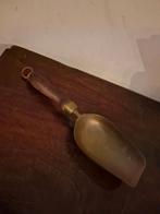 Oud koperen kruideniers schep met houten h.vat, Antiek en Kunst, Antiek | Servies los, Ophalen of Verzenden