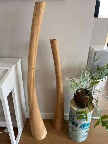 Stijlvolle grote houten kaarsenstandaards beschikbaar voor biedingen