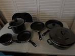 Zwarte Tomado pannenset te koop, Huis en Inrichting, Keuken | Potten en Pannen, Ophalen, Zo goed als nieuw, Rvs, Pannenset