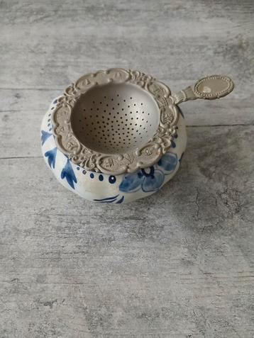 Delfts Blauw Thee Zeefje met Opvangbakje beschikbaar voor biedingen