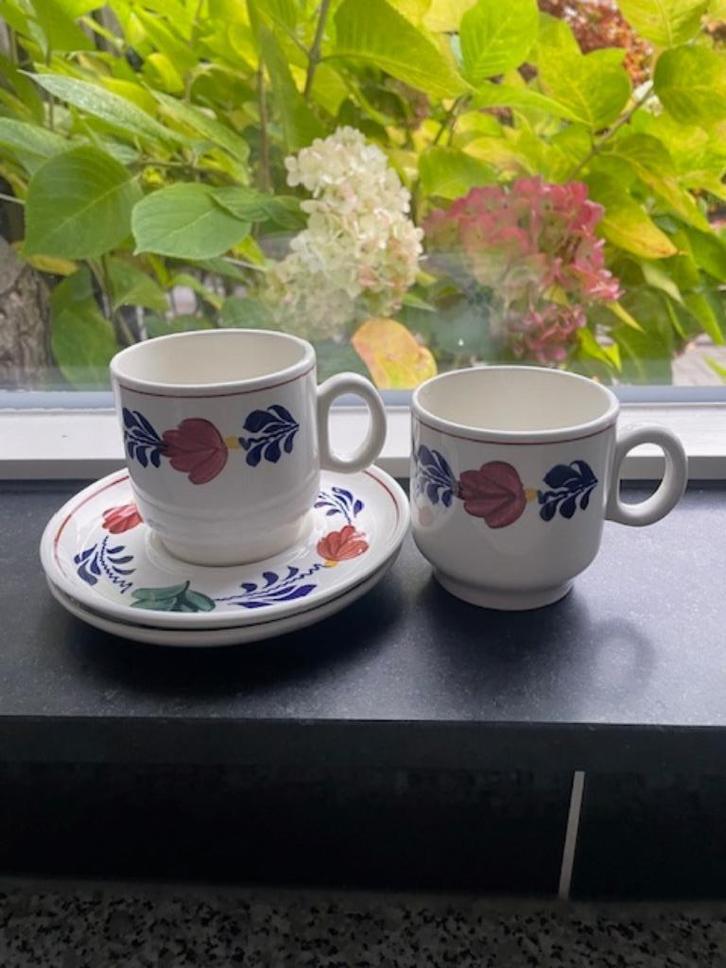 Boerenbont servies, kop en schotel, 2 stuks, DECEMBER tip!, Huis en Inrichting, Keuken | Servies, Zo goed als nieuw, Kop(pen) en/of Schotel(s)