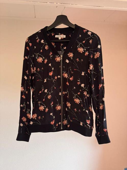 Zwart gebloemd jasje van harper&yve maat S €5,00 koopje!!, Kleding | Dames, Jassen | Zomer, Zo goed als nieuw, Maat 36 (S), Zwart