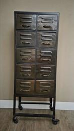 Locker met laden, Ophalen of Verzenden, Zo goed als nieuw