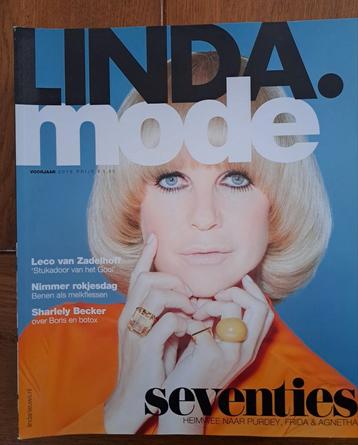 Stapeltje Linda. Mode beschikbaar voor biedingen