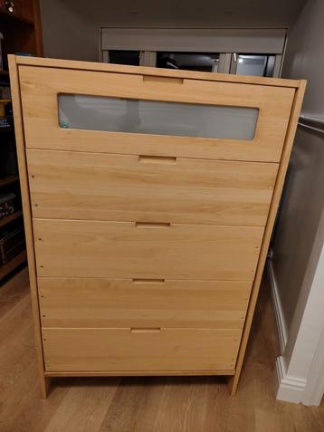 Houten ladekast met 5 lades beschikbaar voor biedingen