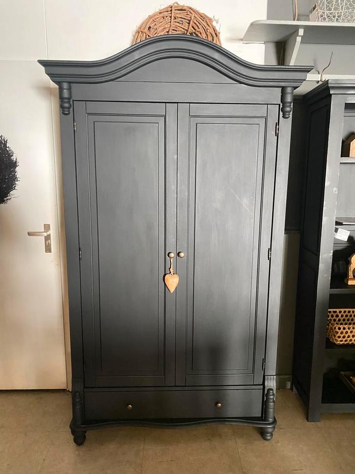 Toogkast Bordeaux, Kinderen en Baby's, Kinderkamer | Commodes en Kasten, Zo goed als nieuw, 105 cm of meer, 100 cm of meer, 50 tot 70 cm