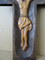 Houtsnijwerk groot antiek kruisbeeld 48cm groot houten kruis, Ophalen of Verzenden