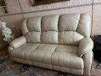 Gratis: Beige bank + 2 fauteuils (beschadigd), Ophalen, Kunststof, Gebruikt, 75 tot 100 cm