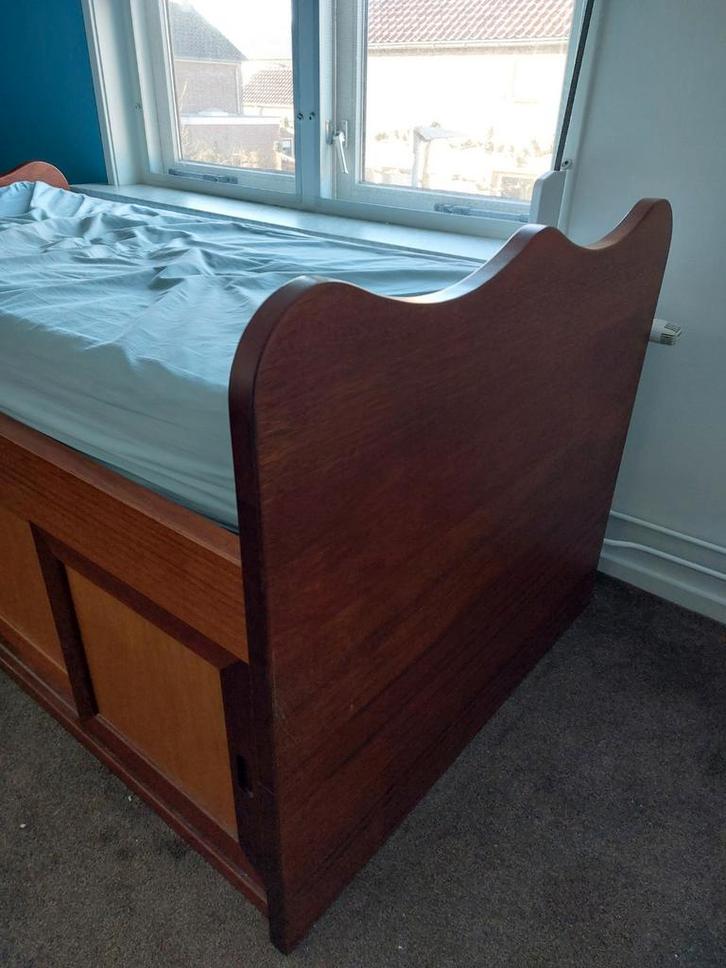 Massief hardhout bed 90x200 veel opberg ruimte, Kinderen en Baby's, Kinderkamer | Bedden, Zo goed als nieuw, 180 cm of meer, 100 cm of meer