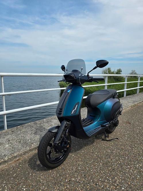 Vespa Sprint  80cc Akrapovic Carbon Zelioni S.I.P Koso 45km, Fietsen en Brommers, Scooters | Vespa, Zo goed als nieuw, Vespa S
