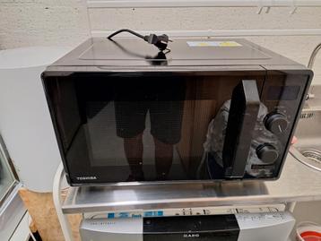 Toshiba combimagnetron bijna nieuwe  beschikbaar voor biedingen
