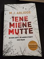M.J. Arlidge - Iene Miene Mutte, Boeken, Thrillers, Ophalen of Verzenden, Zo goed als nieuw, Nederland, M.J. Arlidge