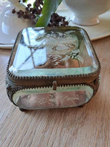 Zeldzame Antieke Franse Bijouterie Doos beschikbaar voor biedingen