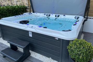 Ecstatic Wave Spa (Sterling White with grey beschikbaar voor biedingen